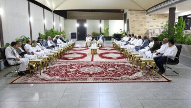 عضو مجلس القيادة الدكتور عبدالله العليمي يلتقي قيادات التكتل الوطني للأحزاب والمكونات السياسية