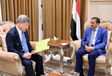 عضو مجلس القيادة الرئاسي عثمان مجلي يلتقي السفير الكوري