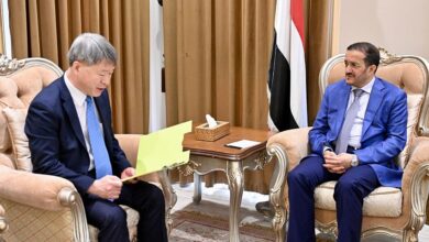 عضو مجلس القيادة الرئاسي عثمان مجلي يلتقي السفير الكوري