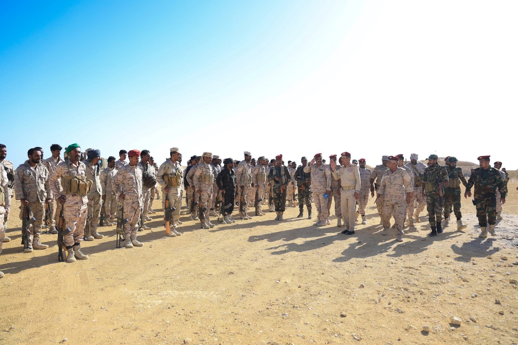 قائد المنطقة العسكرية الثانية يتفقد الجاهزية القتالية للواء حضرموت بلِبنة بارشيد