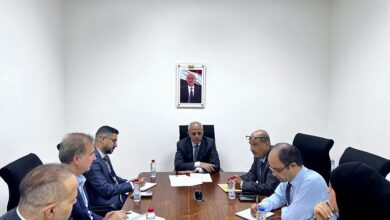 لقاء في عدن يناقش أوجه التعاون والتنسيق مع المنظمات الدولية المعنية باللاجئين