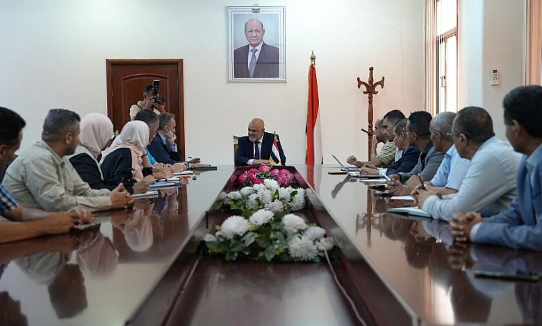 محافظ تعز يبحث مع المنسق المقيم للأمم المتحدة دعم مشاريع المياه