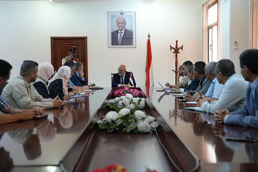 محافظ تعز يبحث مع المنسق المقيم للأمم المتحدة دعم مشاريع المياه