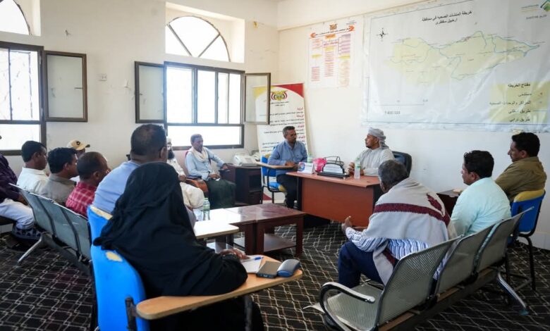 محافظ #سقطرى يتفقد مكتب #الصحة العامة والسكان ويؤكد دعم السلطة المحلية للنهوض بالقطاع الصحي