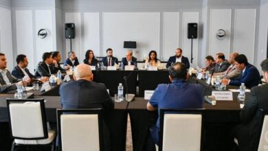 مسؤول حكومي: مفاوضات الأسرى مع الحوثيين توقفت لرفضهم التعامل مع قاعدة "الكل مقابل الكل"