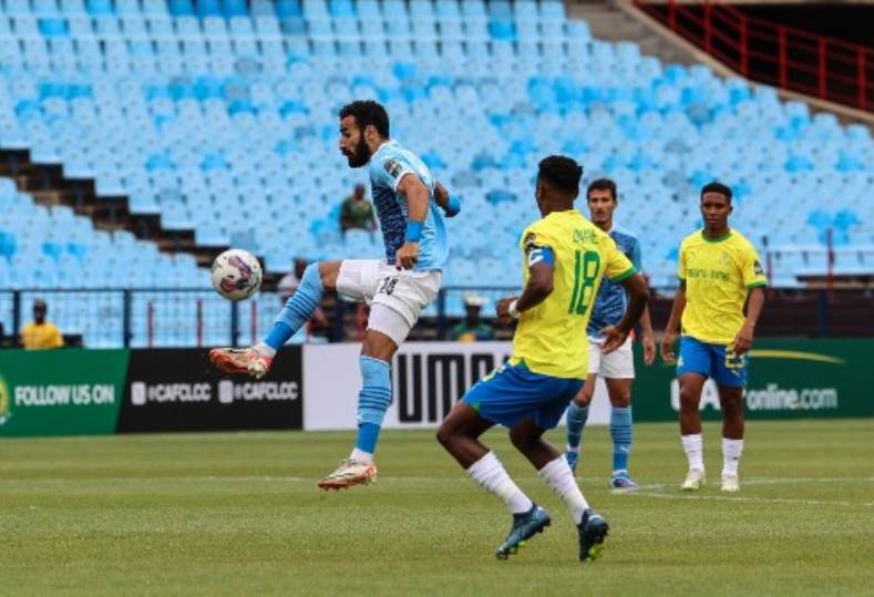 بيراميدز وصن داونز