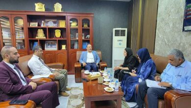 نائب وزير الصناعة يبحث مع مديرة برنامج الأغذية العالمي تعزيز التعاون المشترك