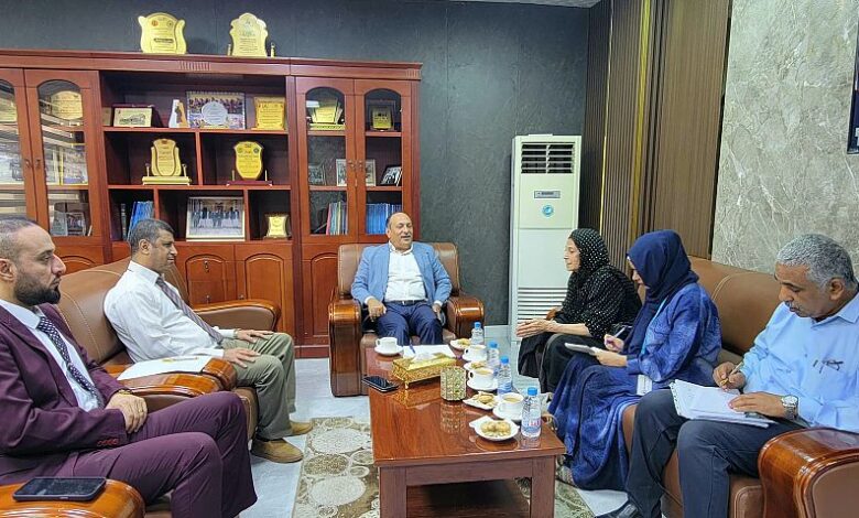 نائب وزير الصناعة يبحث مع مديرة برنامج الأغذية العالمي تعزيز التعاون المشترك