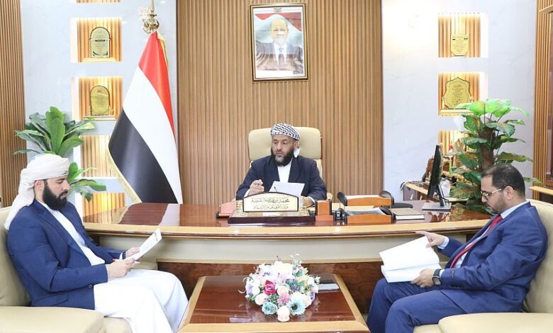 وزارة الأوقاف تبدأ عملية تسليم المبالغ المستردة لحجاج اليمن عن موسم ١٤٤٥هـ