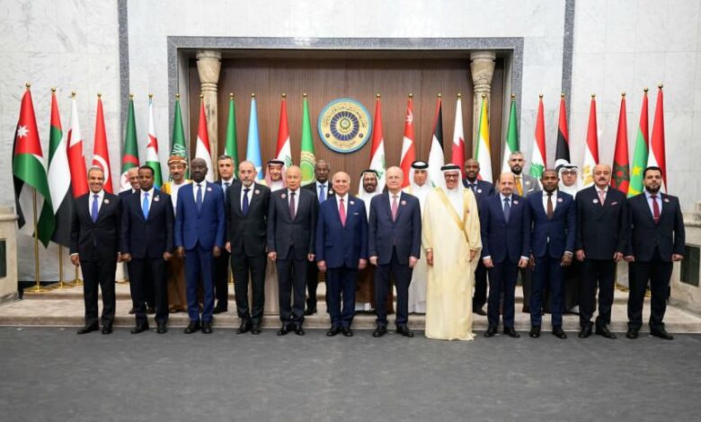 وزير الخارجية يشارك في اجتماع هيئة متابعة تنفيذ القرارات والالتزامات المعنية بالقمة العربية