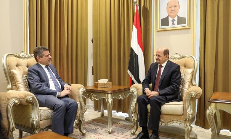 وزير الخارجية يلتقي السفير الأمريكي لدى اليمن