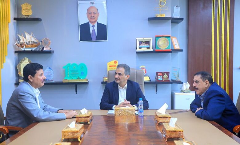 وزير الدولة محافظ عدن يناقش مع رئيس اللجنة الوطنية للتحقيق ملفات حقوق الإنسان وأوضاع السجناء
