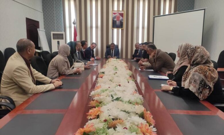 وزير العدل يبحث مع وفد الصليب الأحمر و مؤسسة فريدريش إيبرت تعزيز التعاون المشترك