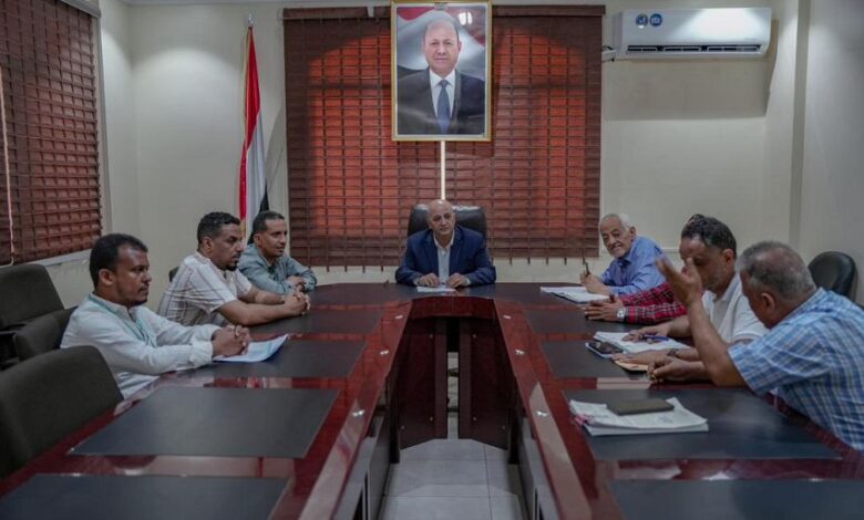 وزير المياه والبيئة يوقع اتفاقية لإعادة تأهيل مصادر مياه في ابين