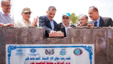وضع حجر الأساس لمشروع محطة ضخ الصرف الصحي في العريش بعدن بدعم كويتي