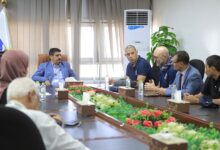 وفد الإنتربول الدولي يبحث مع عددا من المنشآت الخدمية الحيوية في عدن سبل التعاون المشترك
