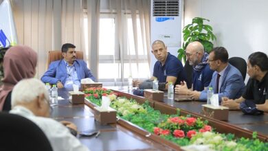 وفد الإنتربول الدولي يبحث مع عددا من المنشآت الخدمية الحيوية في عدن سبل التعاون المشترك
