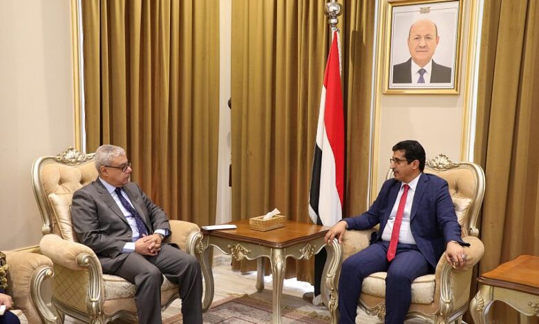 وكيل وزارة الخارجية يبحث مع السفير المصري سبل تعزيز التعاون الثنائي