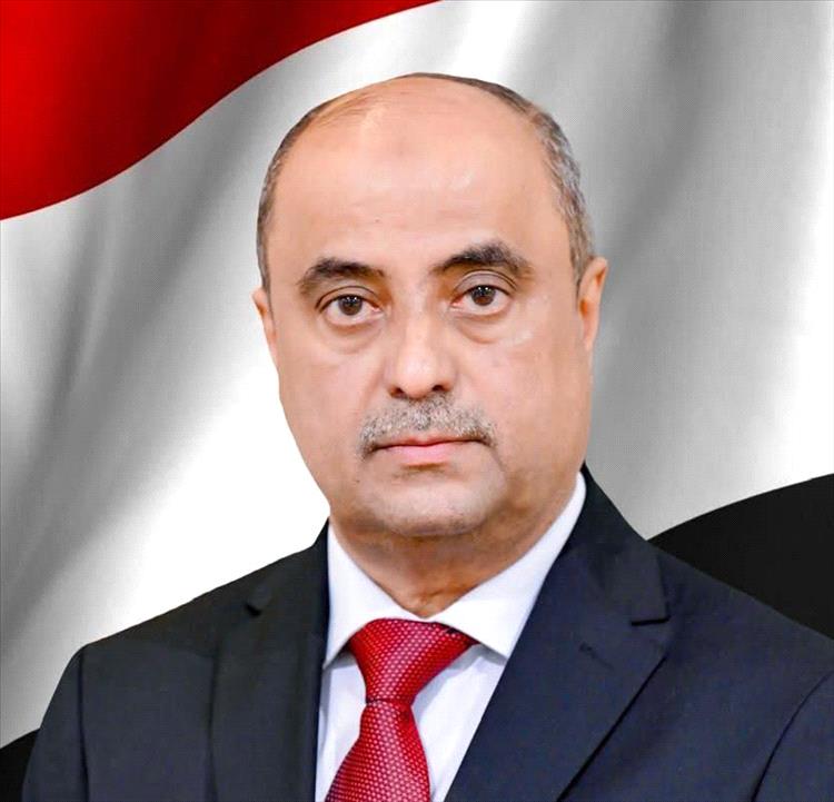 رئيس الوزراء سالم بن بريك يعود إلى عدن برفقة رئيس مجلس القيادة ويؤكد: نُدرك حجم التحديات وسنعمل لتخفيف معاناة شعبنا