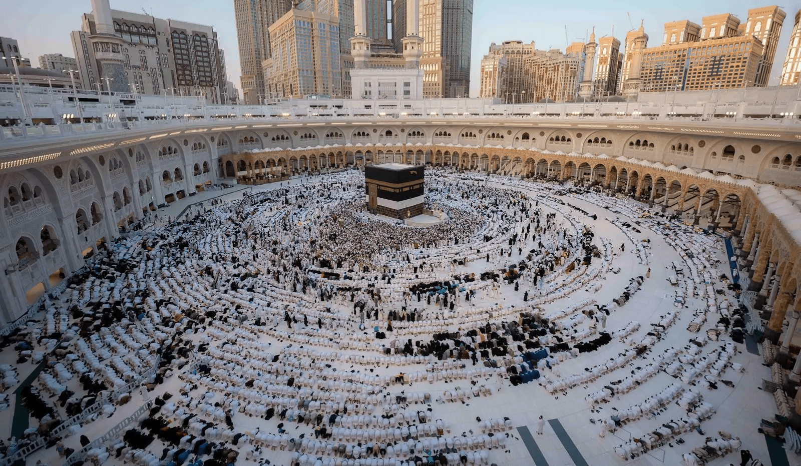 الإحصاء: 1.67 مليون حاج هذا العام و2.1 مليون ساعة تطوعية في خدمة ضيوف الرحمن