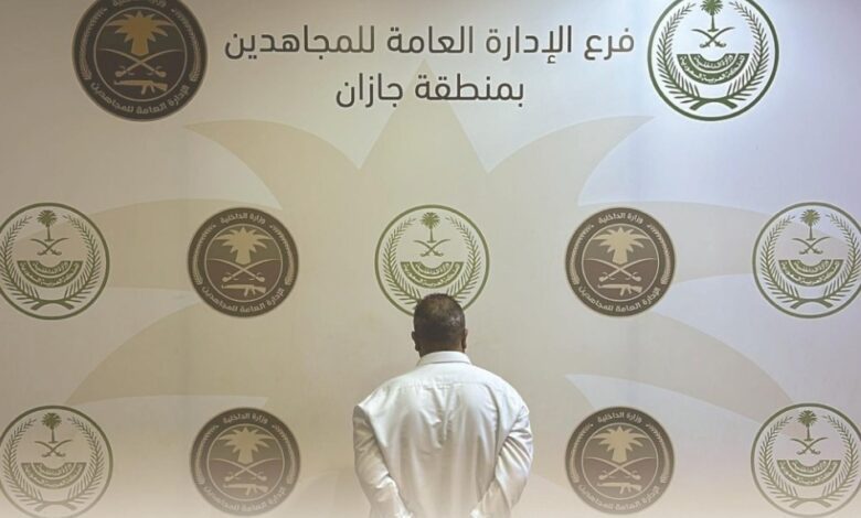 القبض على مقيم لنقله 7 مخالفين لنظام أمن الحدود في جازان
