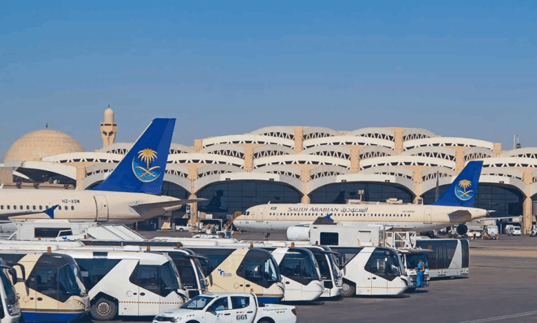 مطارات السعودية تدعو المسافرين للتأكد من حالة رحلاتهم
