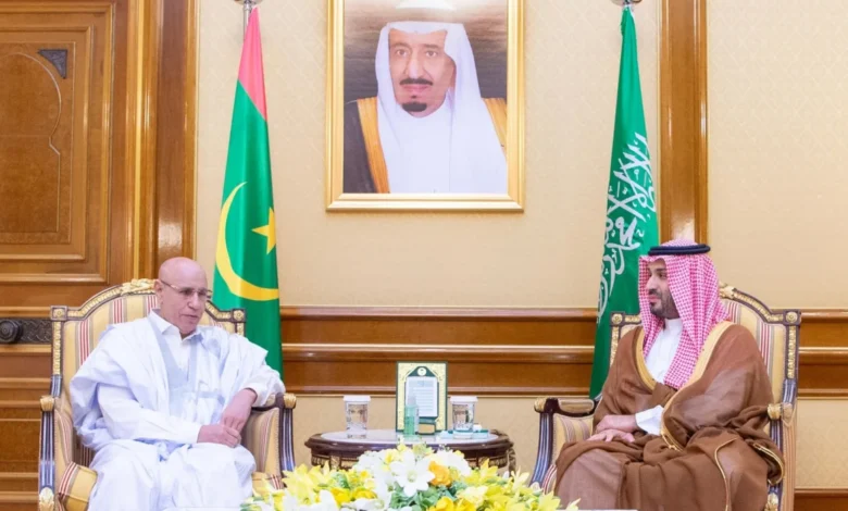ولي العهد يلتقي رئيس موريتانيا ويبحثان مجمل العلاقات الثنائية وسبل تعزيزها في مختلف المجالات