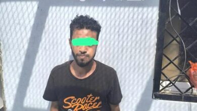 أسرة الشاب المتهم بإنشاء حساب "أميرة محمد" تنفي عرضها التصالح مع بعض الضحايا وتؤكد دعمها لجهود النيابة والأمن