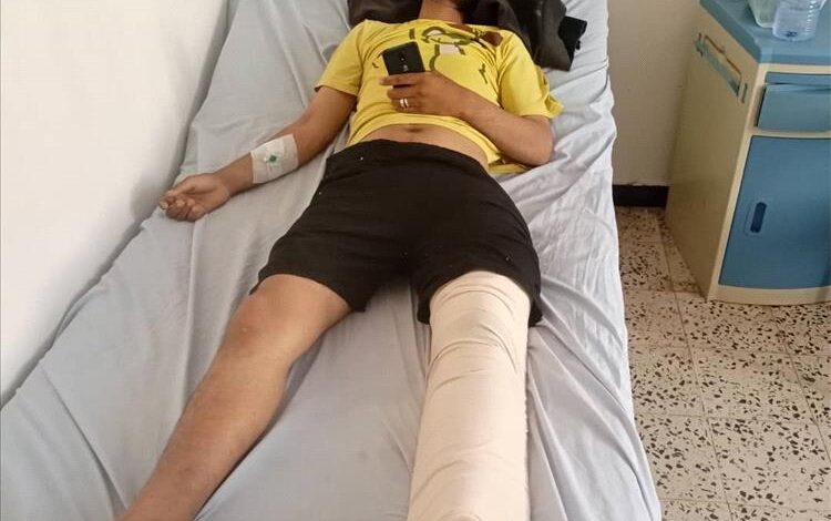 إصابة مواطن برصاص قناصة ميليشيا الحوثي في منطقة حمرالسادة بالضالع