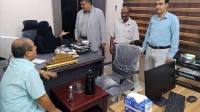 الأمين العام لجامعة المهرة يتفقد الانضباط الوظيفي بعد إجازة عيد الأضحى المبارك