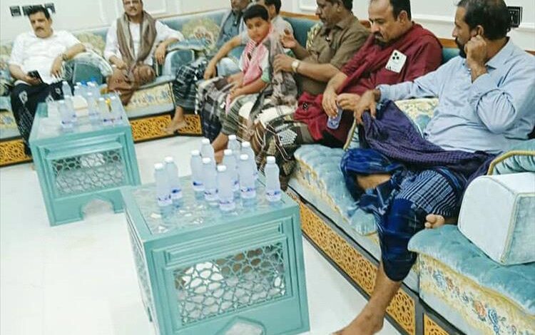 الأمين العام لمجلس حضرموت يحضر الزواج الجماعي بمديرية الريدة وقصيعر ويتبادل التهاني بعيد الأضحى