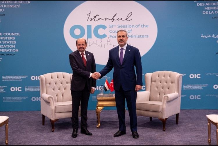 الدبلوماسية اليمنية ترسل رسائل واضحة للاقليم وتحمل النظام الإيراني كامل المسؤولية عن الانقلاب على الشرعية في اليمن
