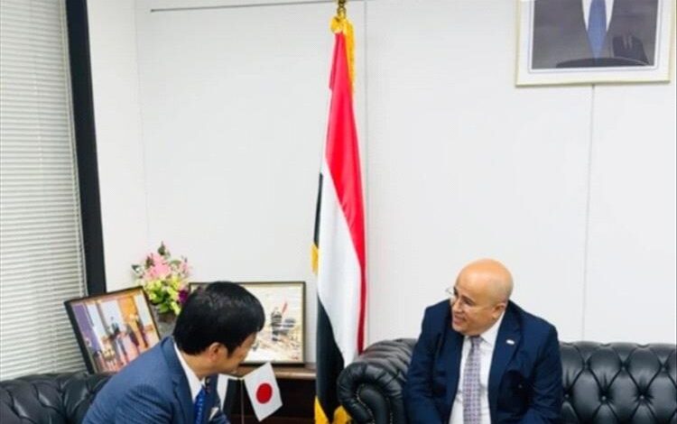 السفير السنيني يبحث مع وزير الدولة للشؤون الداخلية والاتصالات سبل تعزيز مجالات التعاون المشتركة