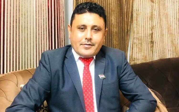 الصحفي ياسر اليافعي ناصحاً الانتقالي: لا تحتكروا تمثيل القضية الجنوبية واتركوا مساحة للأصوات الحرة