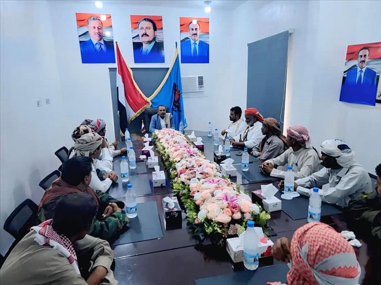 الصيادي يرأس اجتماعاً موسعاً لقيادات المؤتمر بعدد من مديريات مارب