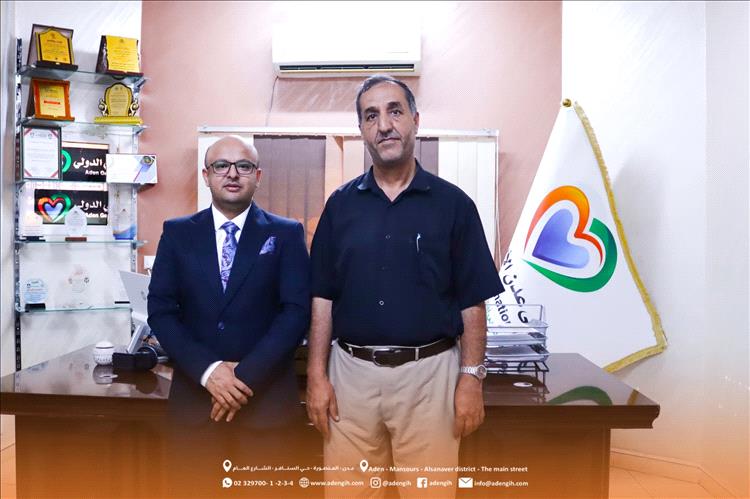 الطبيب الزائر الدكتور جهاد اليافعي يباشر استقبال الحالات في مستشفى عدن الألماني الدولي