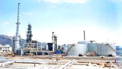 الطيار: إعادة تشغيل مصافي عدن الحل الوحيد لأزمة وقود محطات الكهرباء
