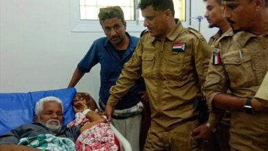 العميد البكري يطمئن على صحة العميد مبارك الهندي بمستشفى عبود العسكري بالعاصمة عدن