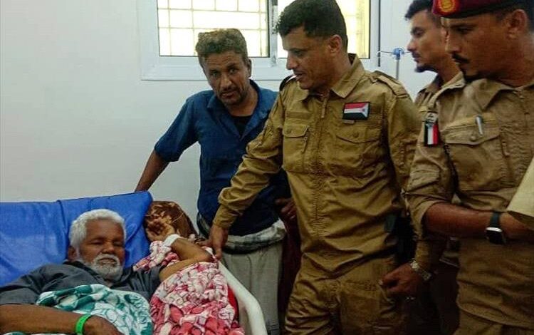 العميد البكري يطمئن على صحة العميد مبارك الهندي بمستشفى عبود العسكري بالعاصمة عدن