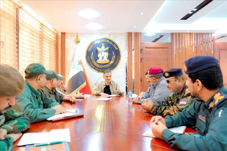 اللجنة الأمنية بمحافظة عدن تبحث الاستعدادات الأمنية لعيد الأضحى برئاسة المحافظ لملس
