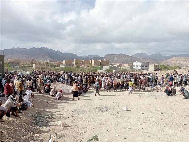 المئات يشيعون جثمان الفقيد رضوان عبدربه لقرع في مدينة لباخة بالمحفد