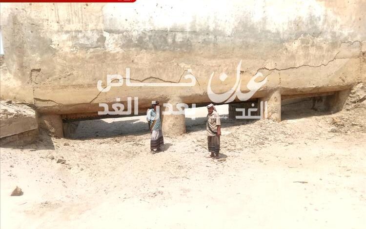 المهندس درويش والشيخ علي ناصر يتسلّمان العمل بسد فؤاد
