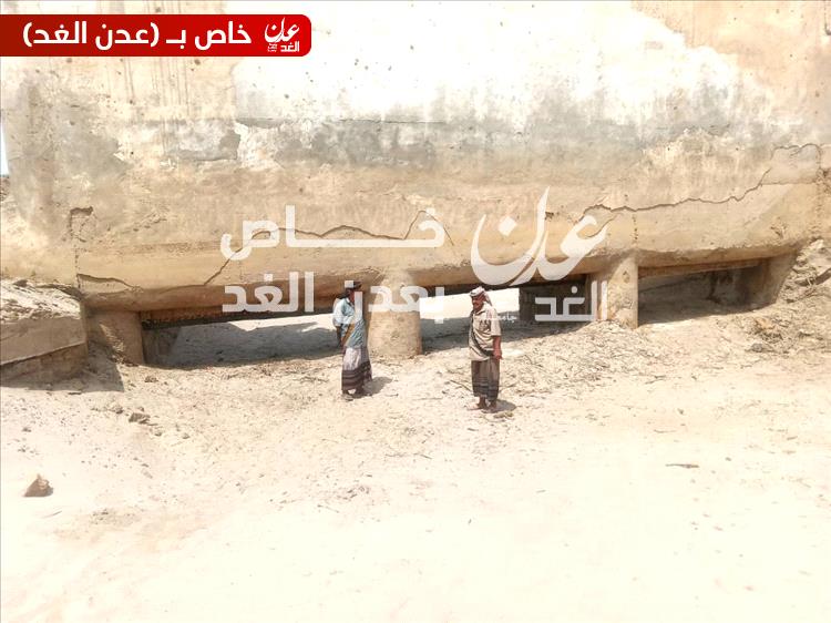 المهندس درويش والشيخ علي ناصر يتسلّمان العمل بسد فؤاد