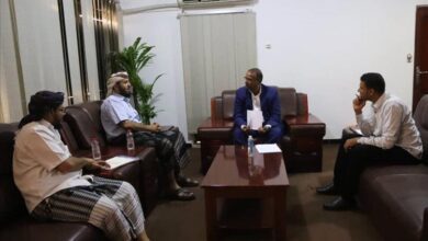 الوزير الزعوري يشيد بمشاريع هيئة الخليج وعدن للتنمية والخدمات الإنسانية وجهودها في دعم الفئات المحتاجة