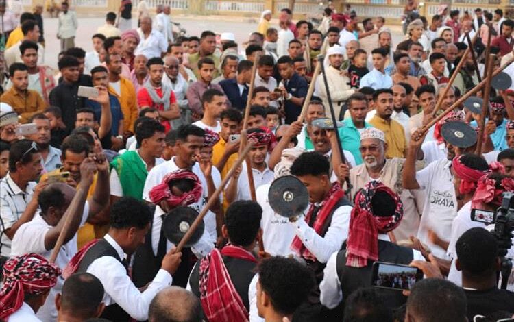 الوكيل الجيلاني يشهد العرس الجماعي الخيري الأول لإتحاد الملتقيات الشبابية التطوعية بساحل حضرموت
