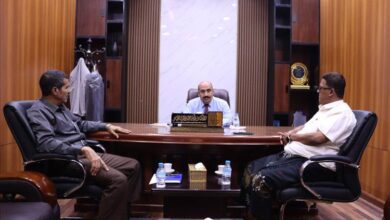 باعباد يلتقي مدير إدارة التربية والتعليم بمديرية الشحر ويناقش جملة من القضايا التربوية والتعليمية واستعدادات الإدارة للعام الدراسي الجديد
