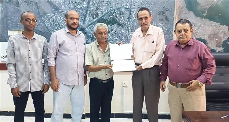 تعاون مشترك بين مستشفى الأمراض النفسية وصندوق النظافة بعدن لخلق بيئة صحية بالمستشفى