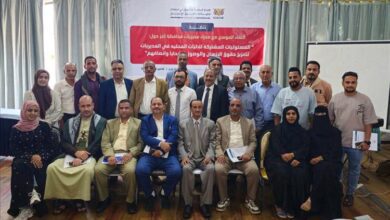 تعز.. مدير مقبنة يكشف عن جرائم حوثية جسيمة تمتد من القنص وتفجير المنازل إلى تغيير المناهج