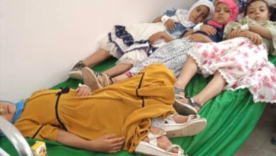 تفشٍ واسع للحُمّيات والإسهالات بيافع سرار والمركز الصحي الوحيد عاجز عن استيعاب الأعداد المتزايدة