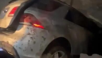 حفرة مجاري تبتلع سيارة وبداخلها عائلة كاملة في صنعاء